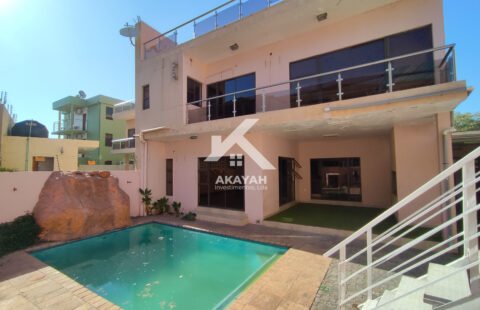 Vende-se: Moradia T4 com Piscina no Triunfo Novo