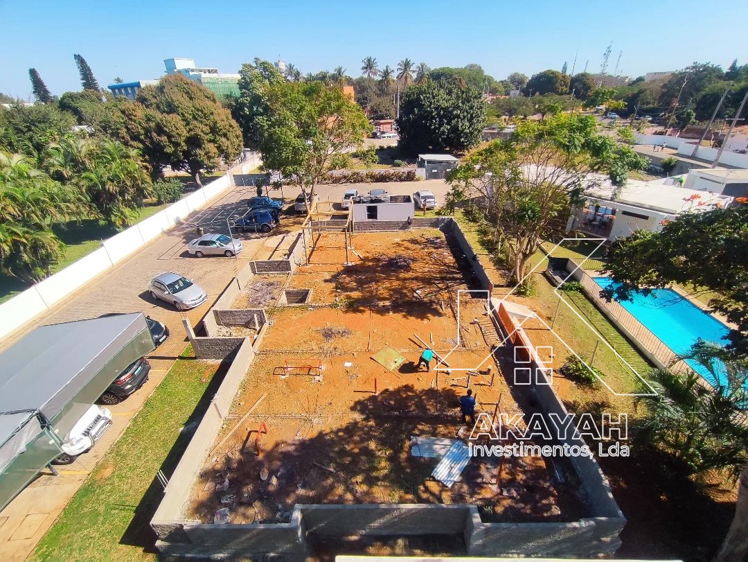 Dentro do Condomínio Residencial Santa Bárbara