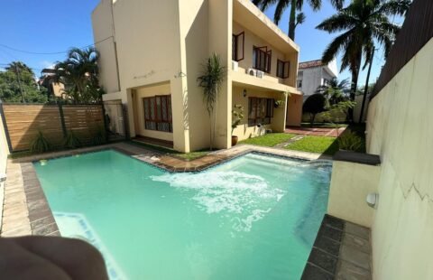 Vende-se Moradia T3 com Piscina e Parqueamento Fechado