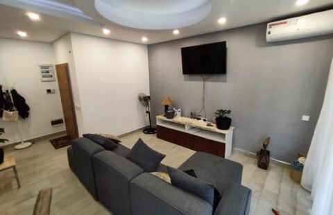 Arrenda-se Apartamento T2 Mobilado na Umran, próximo ao Jardim dos Namorados
