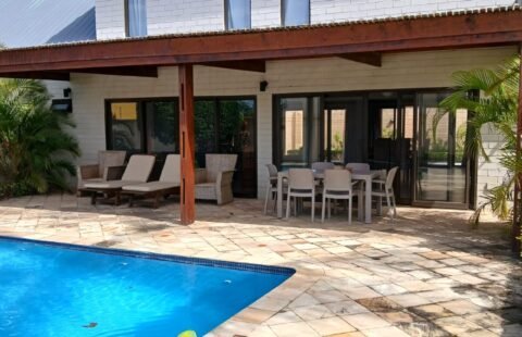 ARRENDA-SE: Moradia T4 Mobilada – Costa do Sol (Dona Alice)