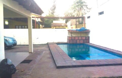 VENDE-SE CASA T3 EM CONDOMÍNIO NA MOZAL A BEIRA DA ESTRADA