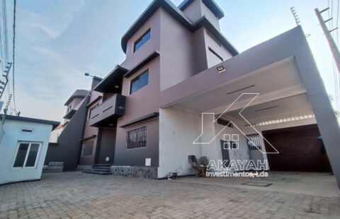 Arrenda-se: Moradia T8+2 no Triunfo Novo (Nova a estrear)