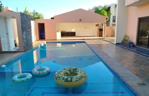 Arrenda moradia T4 no Condomínio Triunfo Village