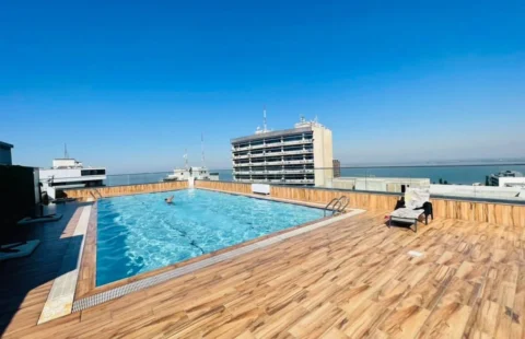 Vende-se apartamento T2 no Condomínio Polana Plaza, na cidade de Maputo.