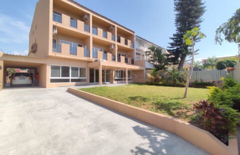 Vende-se Moradia T6 Duplex no Bairro da Sommerschield I