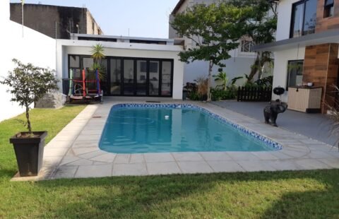 Arrenda-se Moradia T4 de 2 Pisos no Triunfo