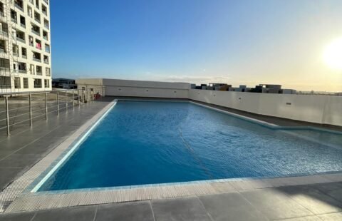 Vende-se Apartamento T2 na Av. Marginal no Condomínio Deco Assos.