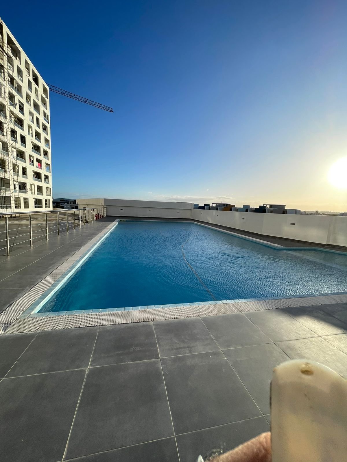 Apartamento T2 para arrendamento na Av. Marginal