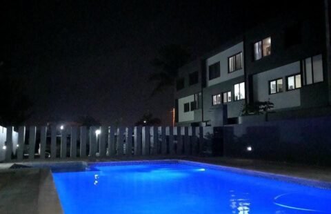 Arrenda-se Apartamento T1 no Condomínio Luna, Costa Do Sol / Dona Alice