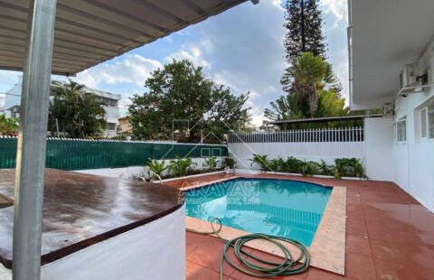 Arrenda-se ou  Vende-se Moradia Geminada R/C T3+1 Próximo Ao Parquinho