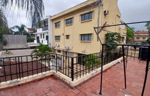 Arrenda-se / Vende-se Moradia T6 de luxo em Sommerschield II, próximo ao café sol.