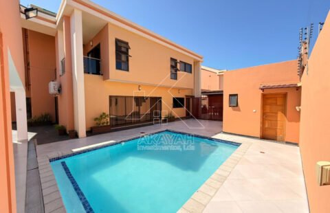 Arrenda-se Moradia T4 no Condomínio Triunfo Village.