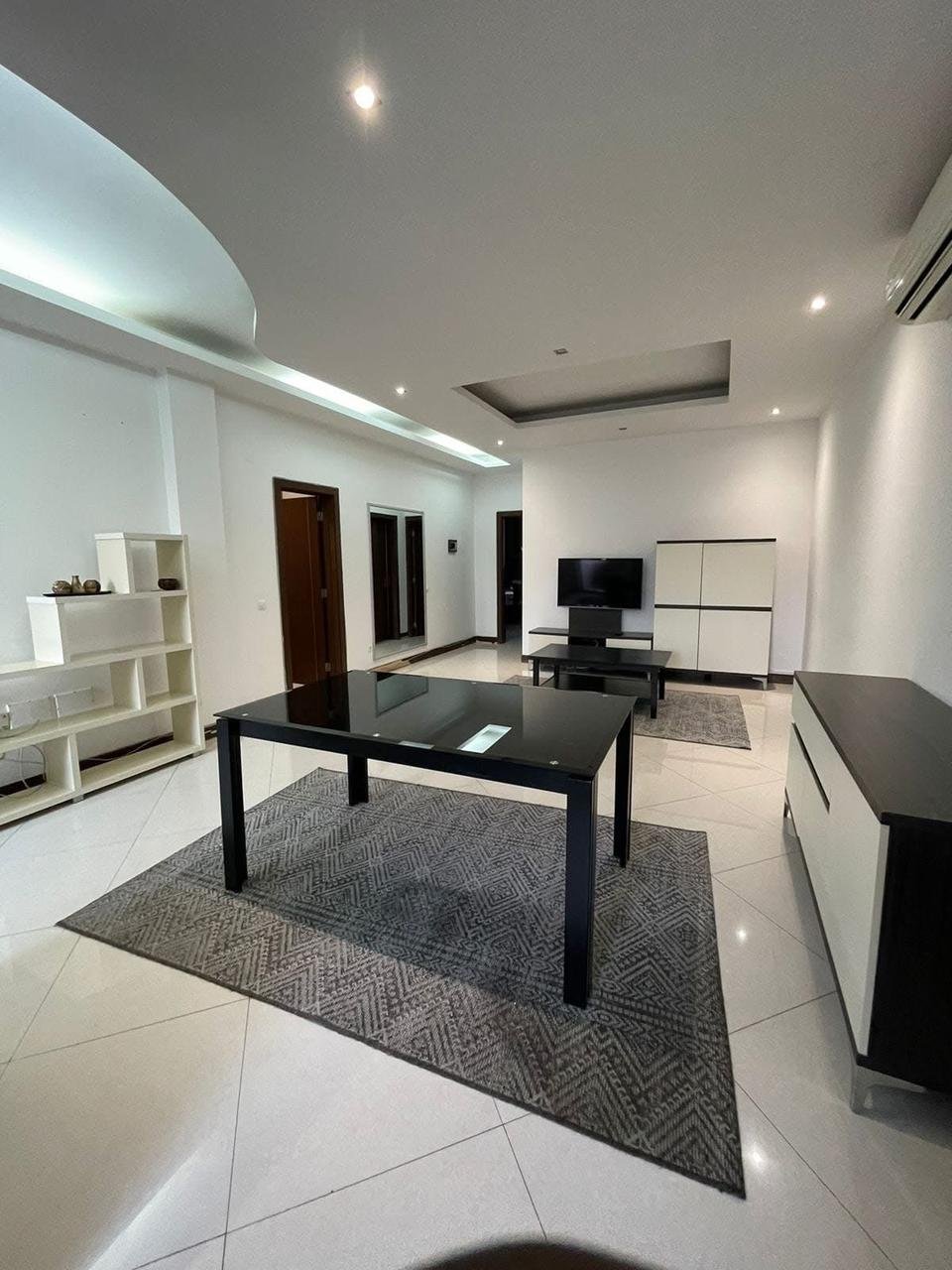 Apartamento T2 sem Mobília no para arrendar Condomínio Sommers Glads