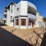 Moradia T4 para arrendar no Bairro Triunfo