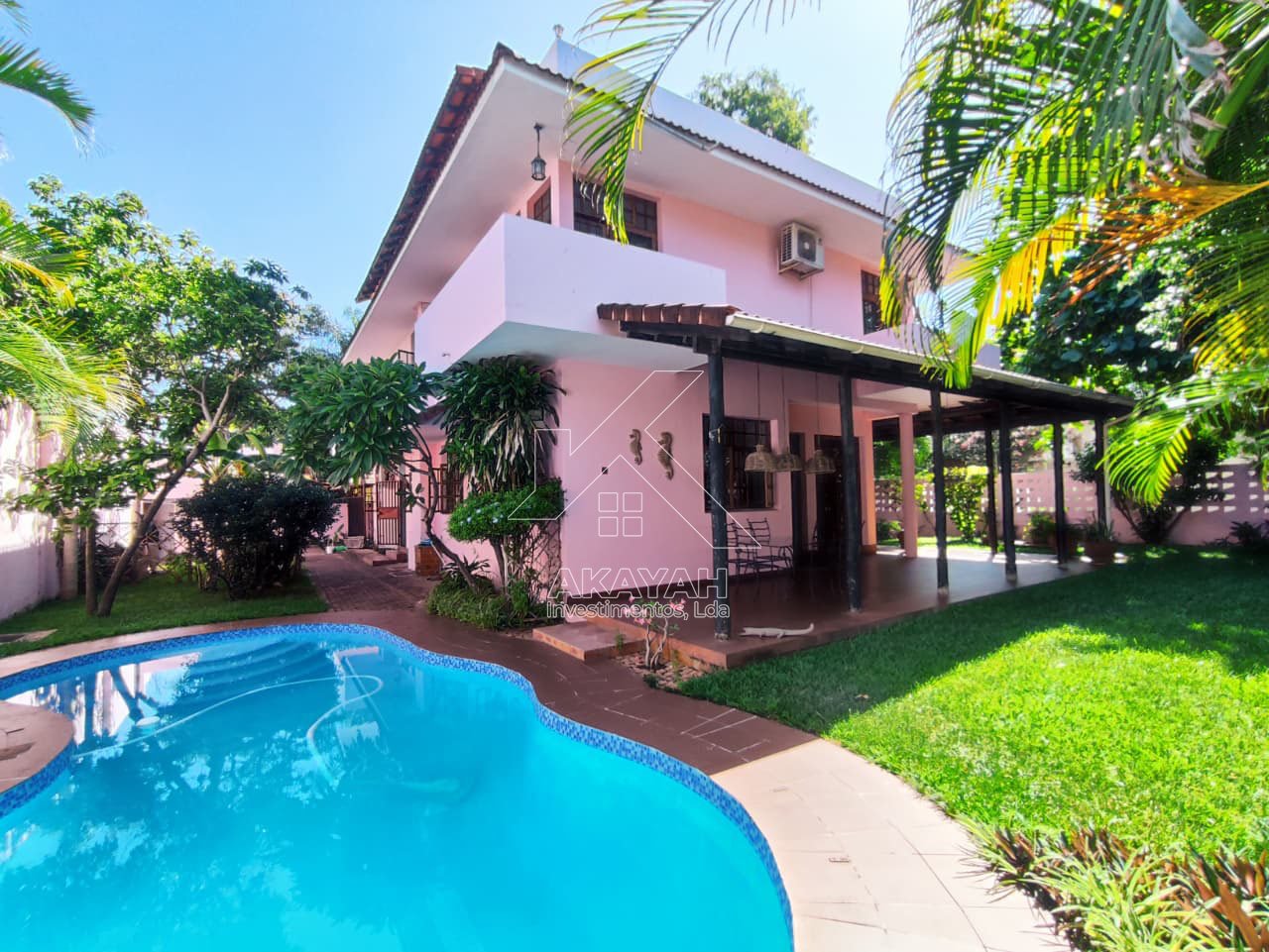 Moradia T5+1 para arrendar no Bairro da Sommerschield