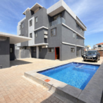 Moradia T5 para venda no Triunfo