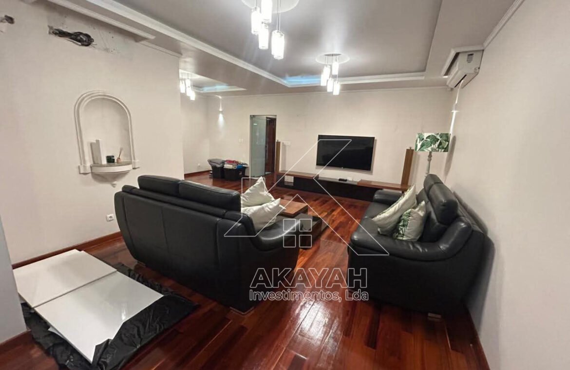 Moradia T4 para arrendar no bairro da Sommerschield