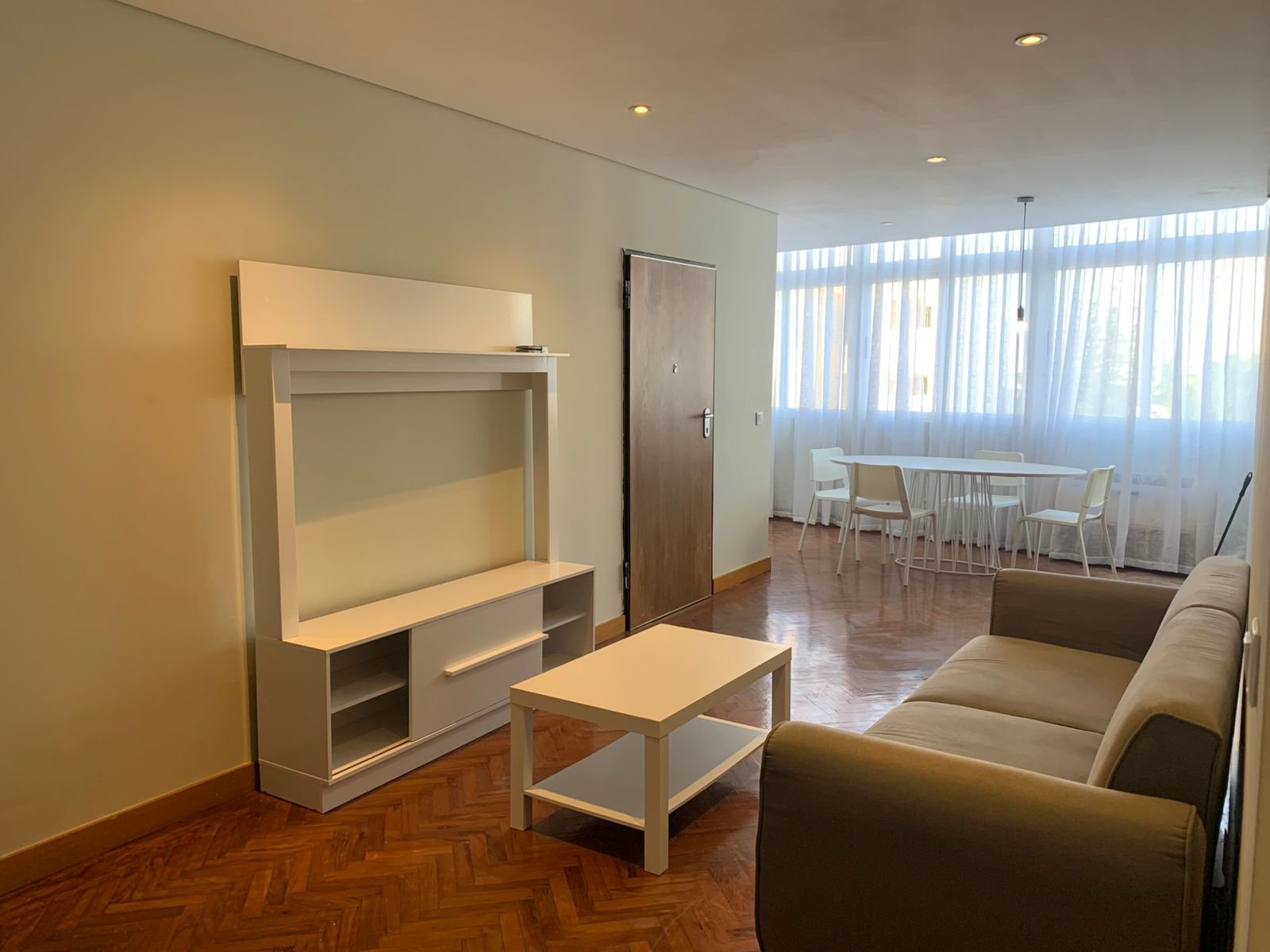 Apartamento T3 para venda na Av. 24 de Julho