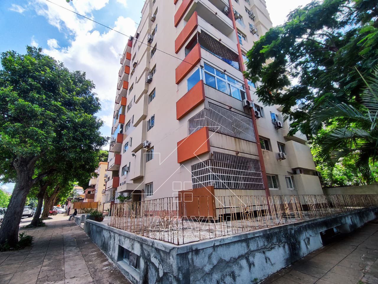 Apartamento T4 com vista ao mar para alugar na Polana