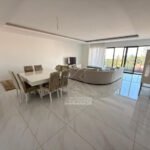 Procuras por Apartamentos de luxo com vista ao mar?