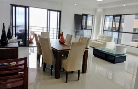 Arrenda-se Apartamento T3 sem móveis no Condomínio Karibu, Av. Marginal