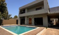 Casas cizenta R/c, primerio andar com piscina na Katembe