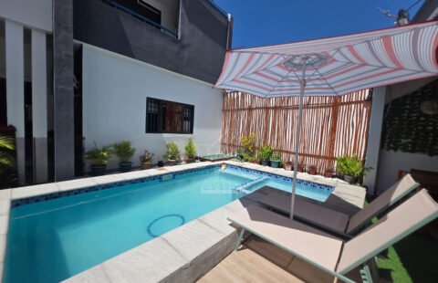 Vende-se Moradia T5 no Triunfo Novo