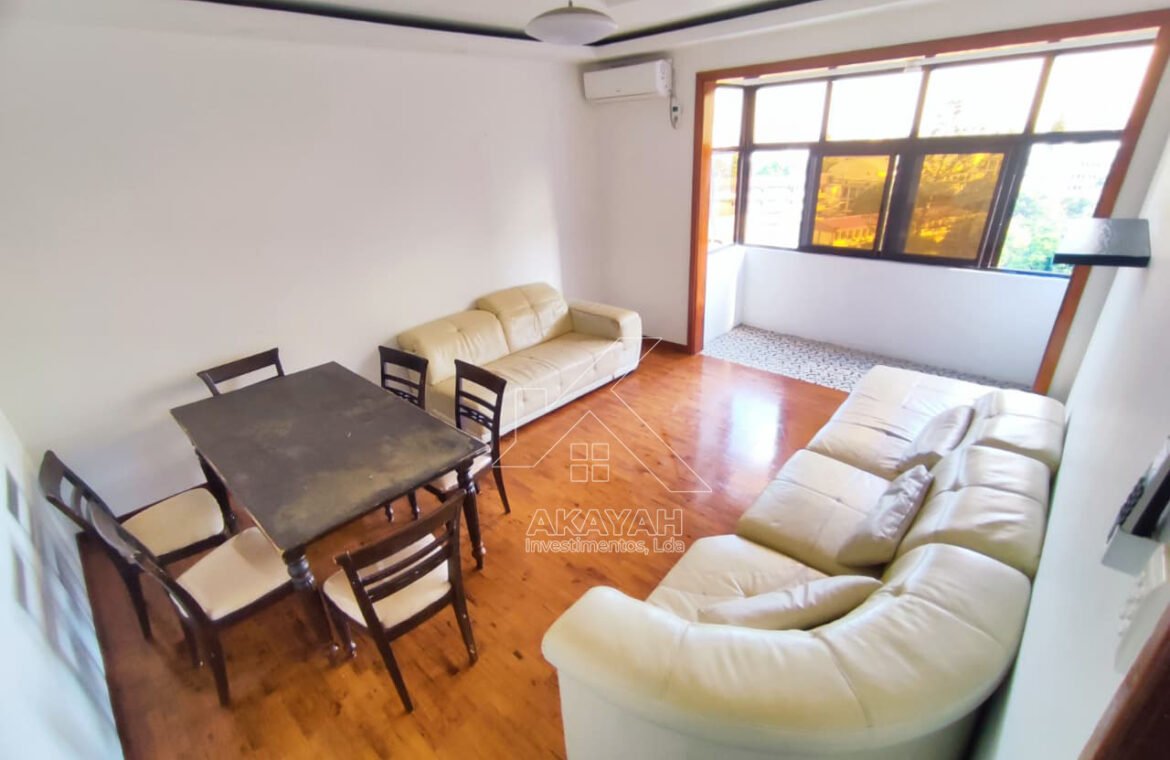 Sala de estar, mobilada com sofas branco