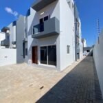 Moradia com um res do chao e primeiro andar