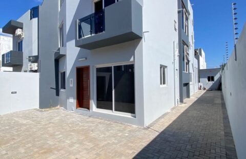 Vende-se e Arrenda-se Moradia T3 no Triunfo Novo