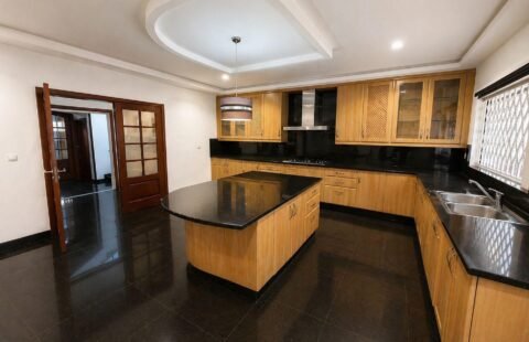 Arrenda-se Moradia T6 mobilada no Condomínio Bela Vista