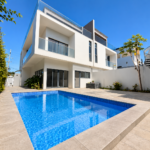 Moradia T5 para arrendar com Piscina no Triunfo Velho