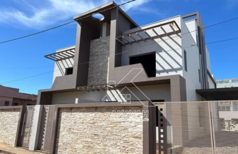 Vende-se 2 Moradias T5 inacabadas no Triunfo