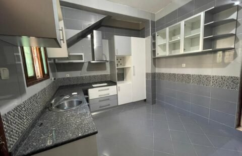 Arrenda-se Loja comercial de 100 m² na Polana Cimento