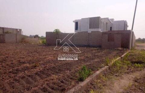Vende-se 2 Espaços/Terrenos nas Mahotas