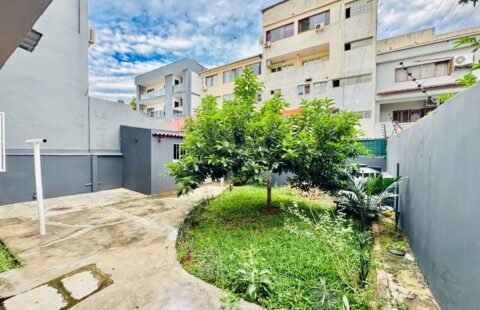 Arrenda-se Moradia Triplex T9 próximo ao Hospital Militar