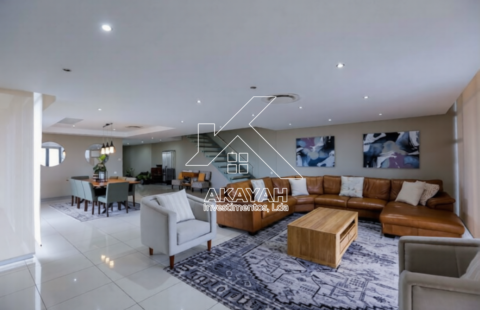Vende-se Apartamento Duplex T5 no Condomínio Super Marés – Vista Frontal para o Mar