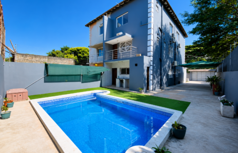 Arrenda-se Moradia T3 Remodelada no Bairro do Triunfo
