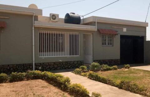 Vende-se Moradia T2 no Bairro Primeiro de Maio
