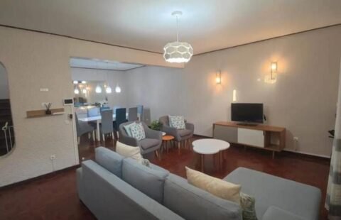 Arrenda-se Moradia Duplex T4 Mobilada no Bairro da Coop