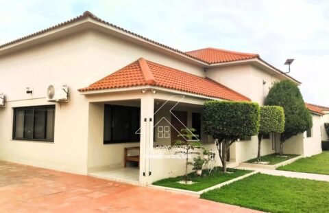 Vende-se Moradia T3+1 em Condomínio na Matola