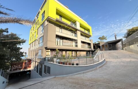 Vende-se amplo apartamento T2 no condomínio Galáxia Mar